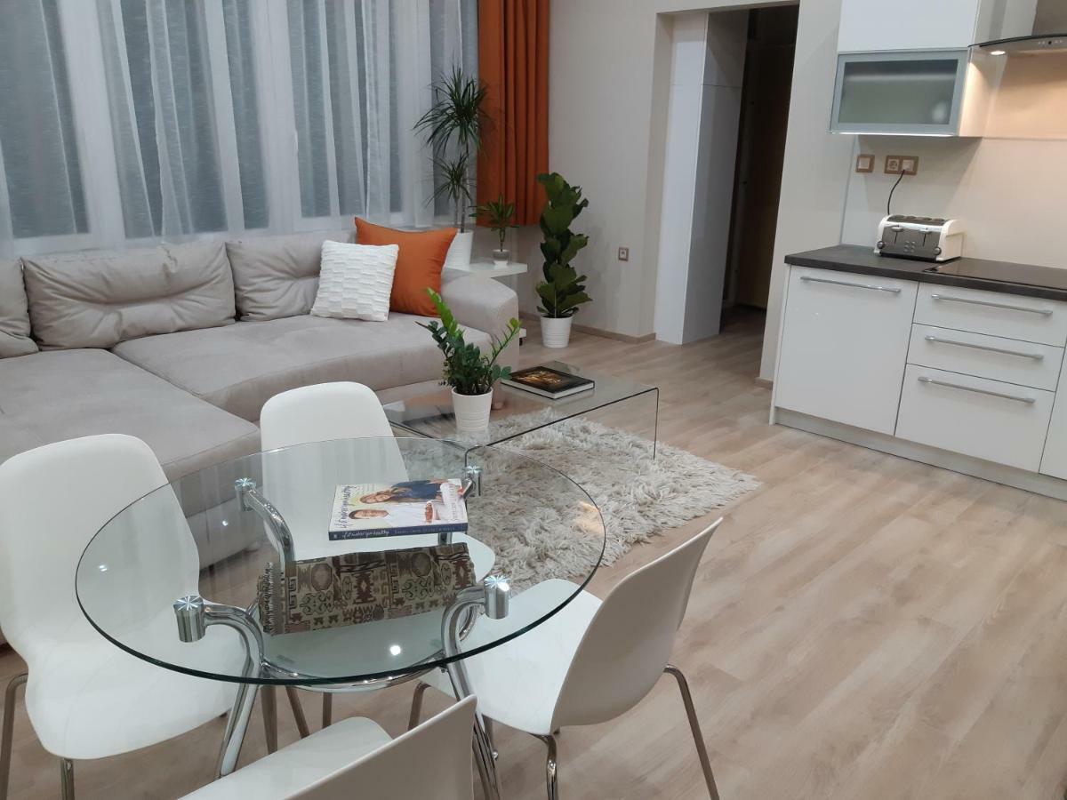 Modern, Quiet & Cozy Apartment In The Middle Of Downtown Near Danube At Fashion Street Будапешт Екстер'єр фото